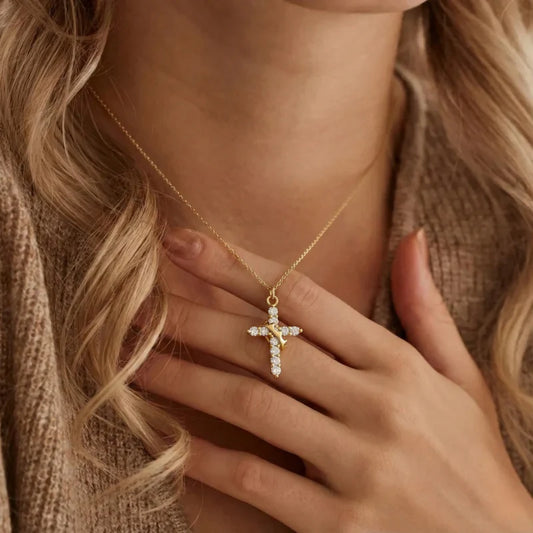 Collar Cruz Coronada