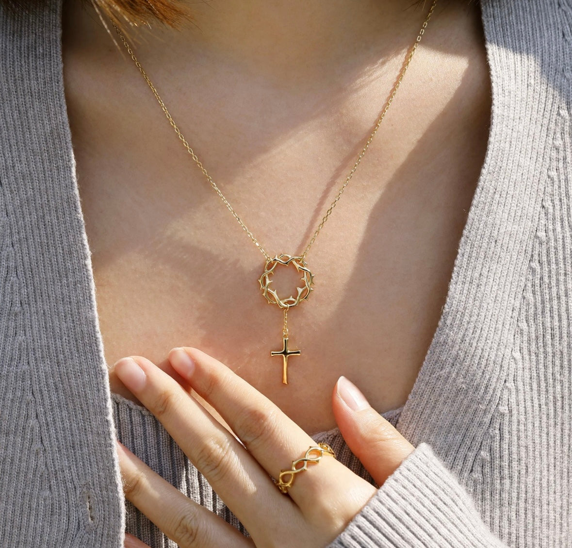 Collar de cruz de corona de espinas