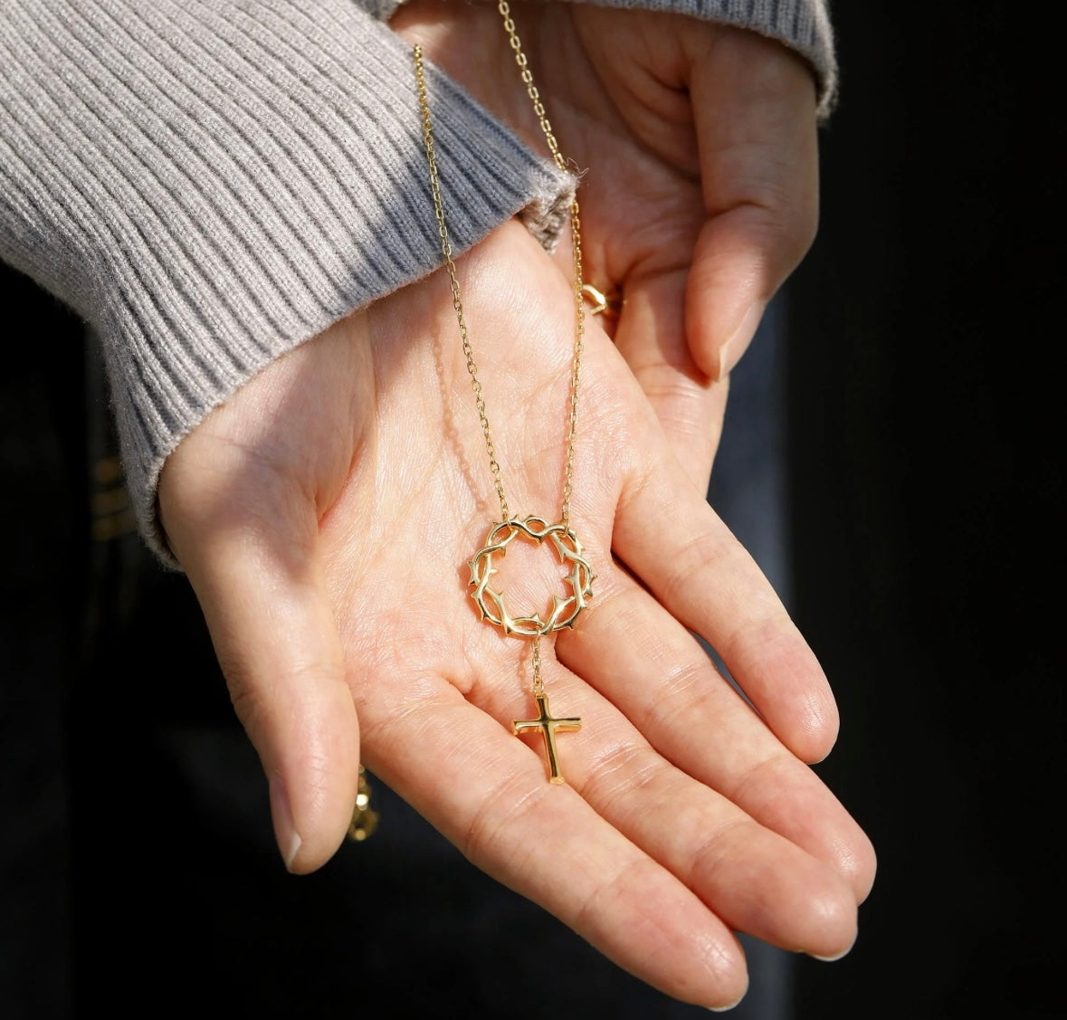 Collar de cruz de corona de espinas