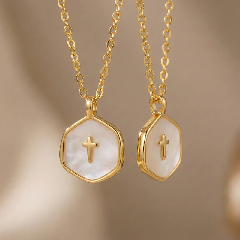 Collar Cruz con Perlas de Cristal - Cora Dei