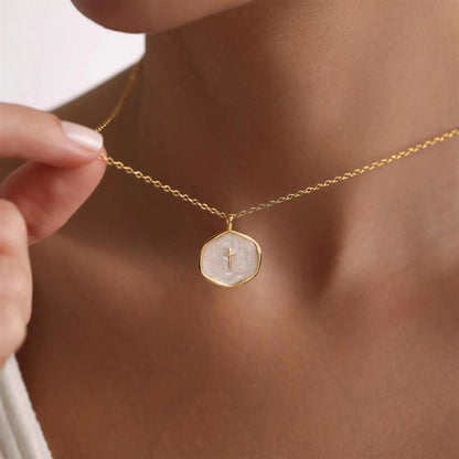 Collar Cruz Mini Perla · Fe que se lleva todos los días